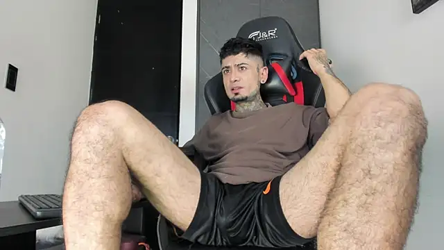 sergiio mesa27 online show from December 3, 2025, 8:30 pm