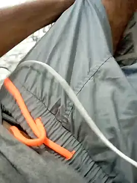 Kurtsikicixh online show from February 19, 2026, 12:18 am