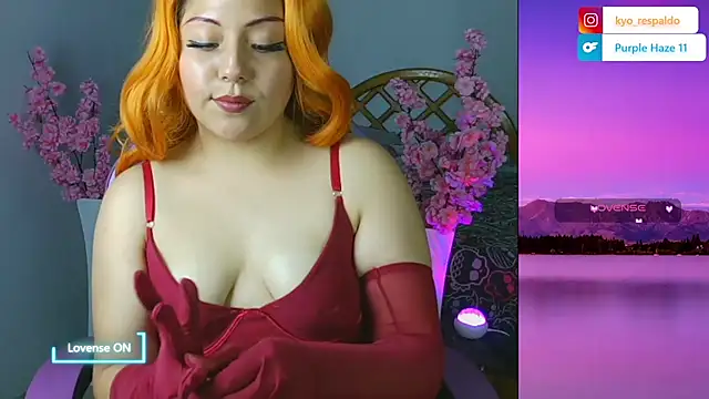 Snapshot of PurpleHaze17 chatting on October 28, 2025, 12:00 am PurpleHaze17 online show from October 28, 2025, 12:00 am