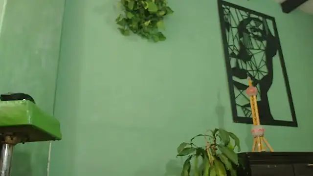 thirstymoonxx online show from September 28, 2025, 6:59 pm