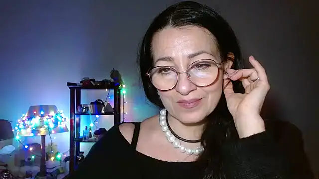 Snapshot of KeisyNeonX chatting on February 9, 2026, 8:18 pm KeisyNeonX online show from February 9, 2026, 8:18 pm