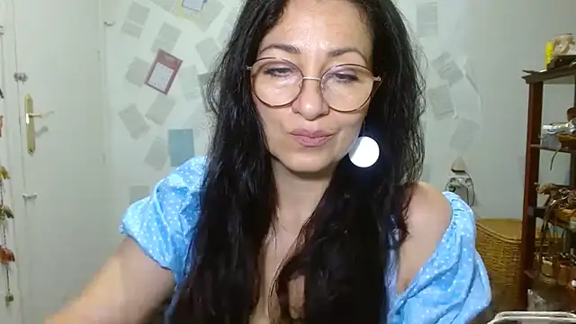 Snapshot of KeisyNeonX chatting on August 2, 2026, 6:05 pm KeisyNeonX online show from August 2, 2026, 6:05 pm
