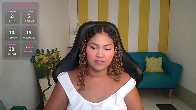 Snapshot of Cristal_War chatting on October 27, 2025, 11:05 pm Cristal War online show from October 27, 2025, 11:05 pm