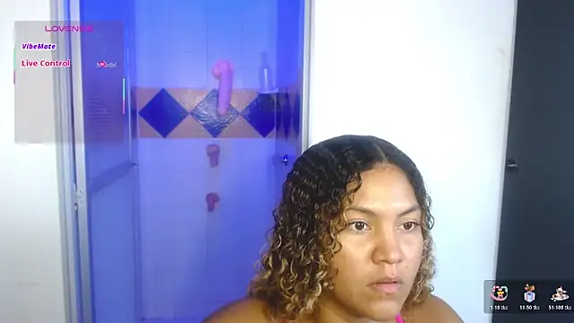 Snapshot of Cristal_War chatting on December 2, 2025, 8:32 pm Cristal War online show from December 2, 2025, 8:32 pm