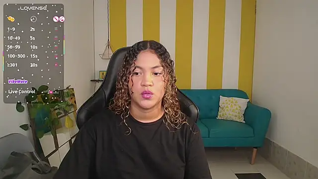 Snapshot of Cristal_War chatting on October 16, 2025, 11:13 pm Cristal War online show from October 16, 2025, 11:13 pm