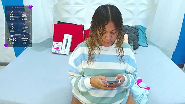 Snapshot of Cristal_War chatting on November 29, 2025, 9:26 pm Cristal War online show from November 29, 2025, 9:26 pm