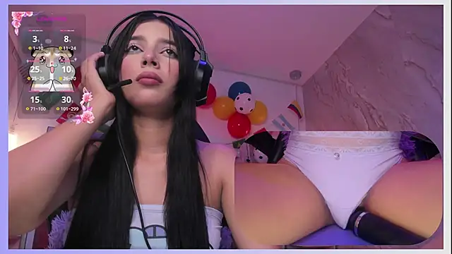 Snapshot of SweetieCloe_ chatting on June 12, 2026, 9:23 pm SweetieCloe online show from June 12, 2026, 9:23 pm