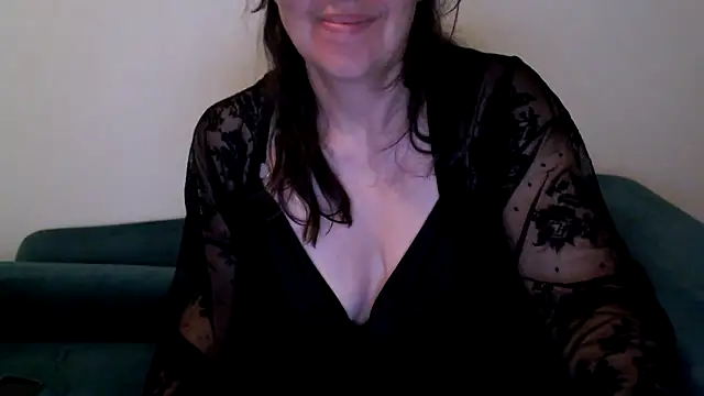 Ella Next Door online show from September 14, 2025, 8:53 pm