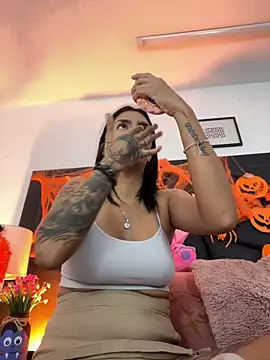 Snapshot of DeuxGold chatting on October 22, 2025, 3:06 am DeuxGold online show from October 22, 2025, 3:06 am