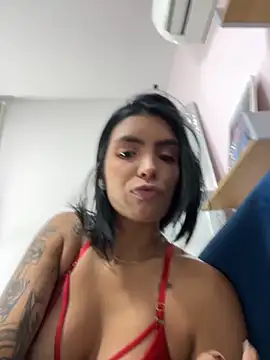 Snapshot of DeuxGold chatting on November 19, 2025, 7:25 pm DeuxGold online show from November 19, 2025, 7:25 pm