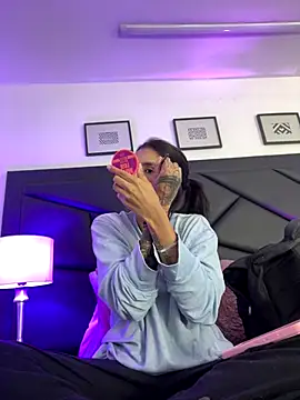 Snapshot of DeuxGold chatting on November 13, 2025, 3:32 am DeuxGold online show from November 13, 2025, 3:32 am