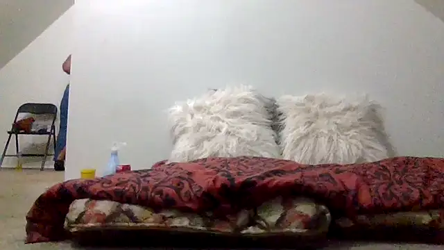 Snapshot of AllLeggs chatting on December 4, 2024, 7:55 am AllLeggs online show from December 4, 2024, 7:55 am