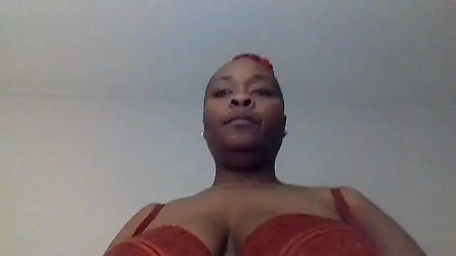 Snapshot of AllLeggs chatting on March 17, 2025, 7:02 am AllLeggs online show from March 17, 2025, 7:02 am