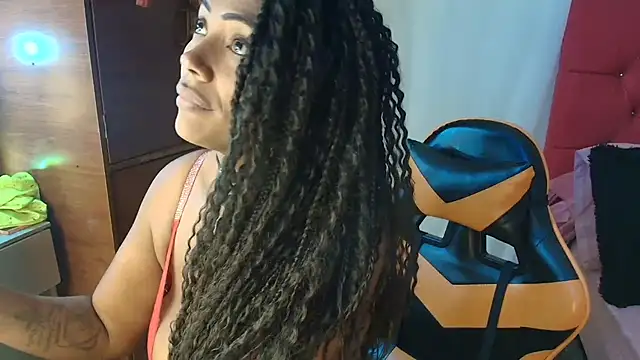 Snapshot of CandyBlackFunXXX chatting on February 6, 2026, 11:39 am CandyBlackFunXXX online show from February 6, 2026, 11:39 am