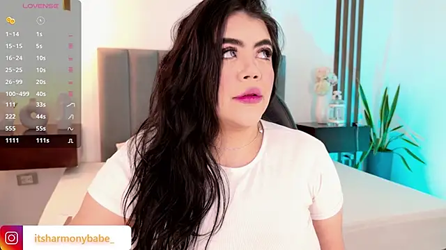 Harmonybabe  online show from June 3, 2026, 8:24 pm