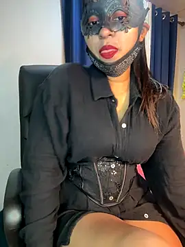 Snapshot of Cinderella-98 chatting on November 16, 2025, 9:36 am Cinderella-98 online show from November 16, 2025, 9:36 am