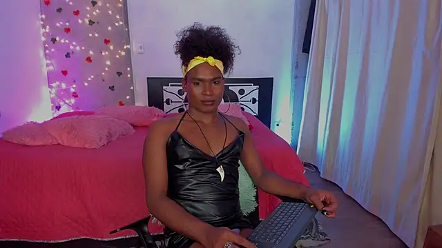 Snapshot of blackbarbietrans chatting on January 20, 2025, 2:22 am blackbarbietrans online show from January 20, 2025, 2:22 am