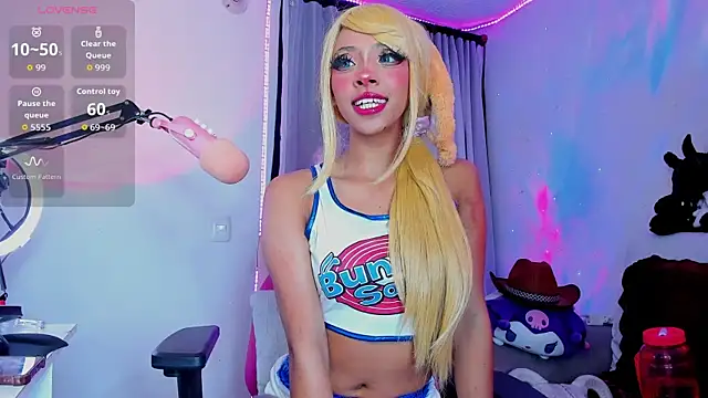 Snapshot of Miss_freydis chatting on September 19, 2025, 5:33 am Miss freydis online show from September 19, 2025, 5:33 am