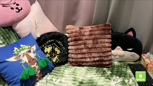 Unique-Beauty online show from November 29, 2025, 4:40 pm