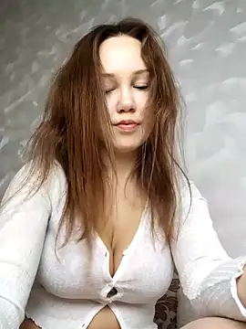  AnMiss  online show from February 3, 2025, 5:03 pm