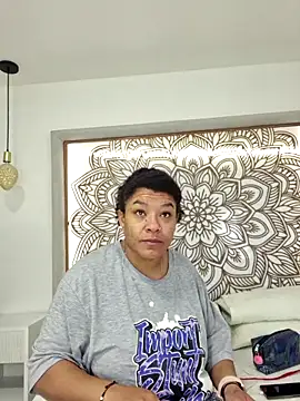 Snapshot of Selket11 chatting on November 9, 2025, 11:25 am Selket11 online show from November 9, 2025, 11:25 am