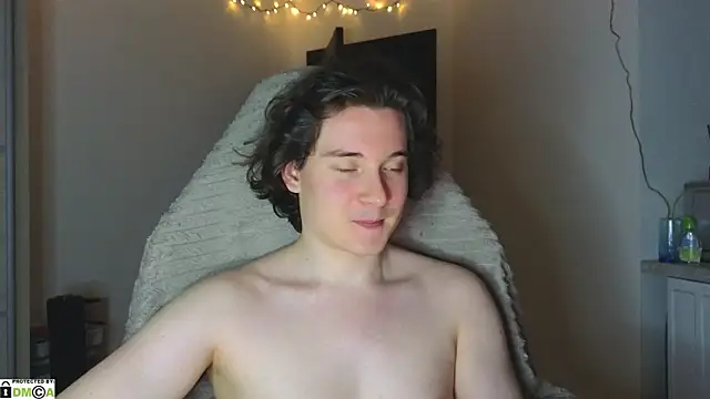 MoreRealAlex online show from October 2, 2025, 11:52 pm