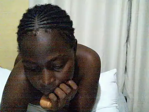 Snapshot of ara_bella chatting on October 14, 2025, 11:14 pm ara bella online show from October 14, 2025, 11:14 pm