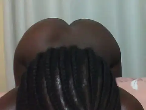 Snapshot of ara_bella chatting on December 14, 2025, 10:37 pm ara bella online show from December 14, 2025, 10:37 pm