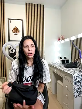 Snapshot of NattyFierros chatting on November 14, 2025, 6:11 pm NattyFierros online show from November 14, 2025, 6:11 pm