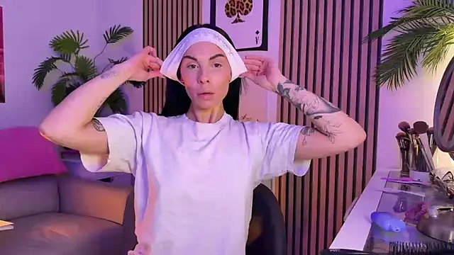 Snapshot of NattyFierros chatting on October 16, 2025, 9:06 am NattyFierros online show from October 16, 2025, 9:06 am