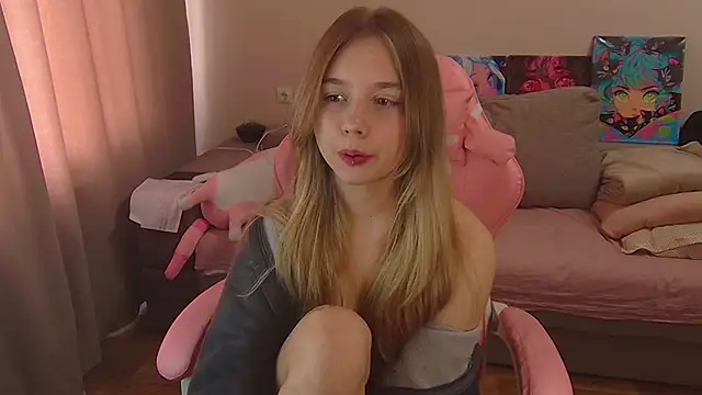 Olivka Grr online show from September 18, 2025, 12:52 pm