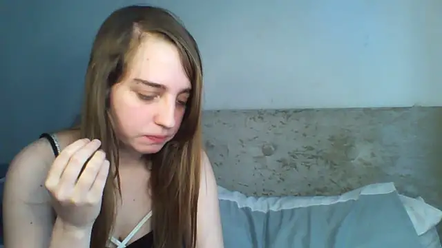 Snapshot of EvieRoseex chatting on April 23, 2026, 1:13 pm EvieRoseex online show from April 23, 2026, 1:13 pm