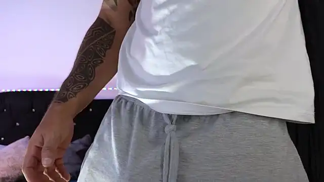 Snapshot of john_cartter1 chatting on February 9, 2026, 2:15 pm john cartter1 online show from February 9, 2026, 2:15 pm