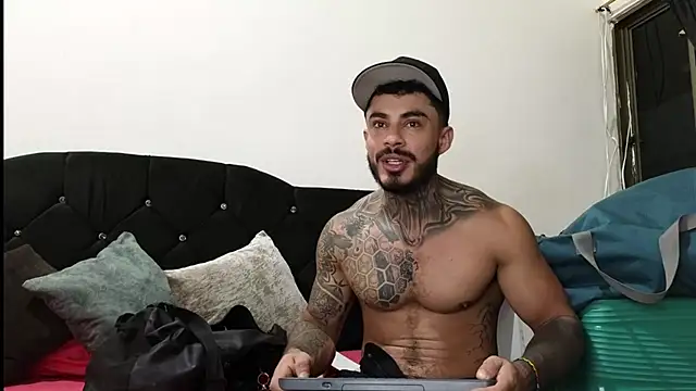 Snapshot of john_cartter1 chatting on October 15, 2025, 11:07 am john cartter1 online show from October 15, 2025, 11:07 am