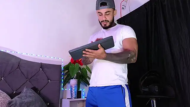 Snapshot of john_cartter1 chatting on February 20, 2026, 12:07 pm john cartter1 online show from February 20, 2026, 12:07 pm