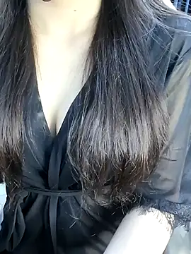 Snapshot of _Linez_ chatting on November 22, 2025, 6:07 pm Linez online show from November 22, 2025, 6:07 pm