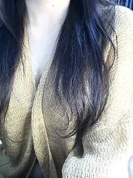 Snapshot of _Linez_ chatting on November 8, 2025, 4:43 pm Linez online show from November 8, 2025, 4:43 pm