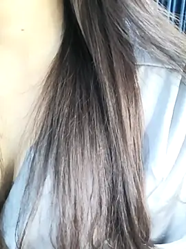 Snapshot of _Linez_ chatting on October 29, 2025, 4:39 pm Linez online show from October 29, 2025, 4:39 pm