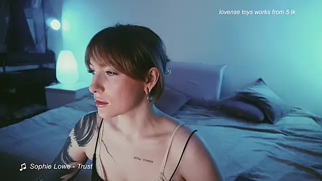 Snapshot of kris69kiss chatting on November 9, 2025, 2:32 pm kris69kiss online show from November 9, 2025, 2:32 pm