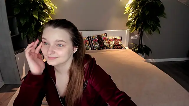 MagicPeachh  online show from September 19, 2025, 12:42 pm