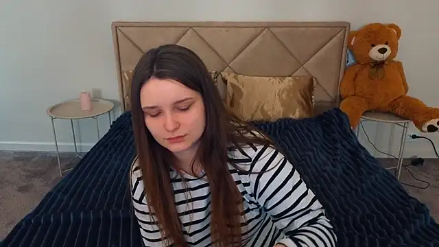 MagicPeachh  online show from May 1, 2026, 5:34 am