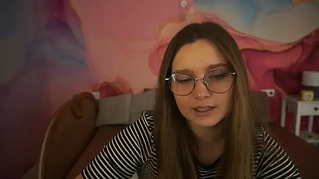 MagicPeachh  online show from October 16, 2025, 8:55 am