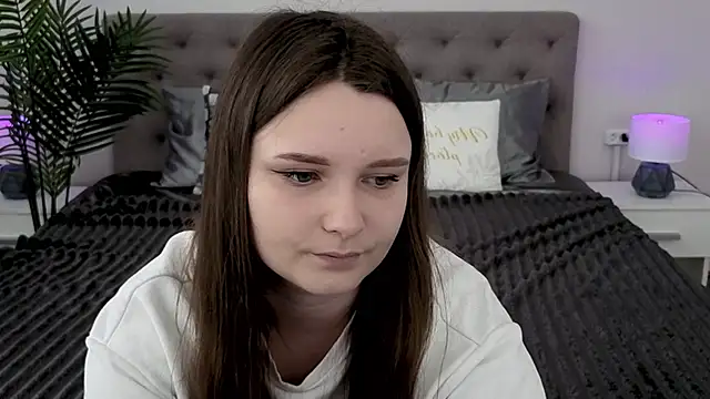 MagicPeachh  online show from March 16, 2026, 7:23 am