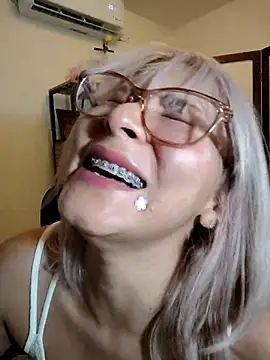 Snapshot of Ramona_Flower chatting on September 18, 2025, 1:08 am Ramona Flower online show from September 18, 2025, 1:08 am