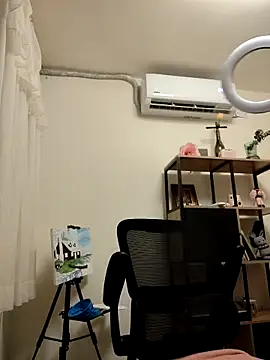 Snapshot of Ramona_Flower chatting on October 3, 2025, 1:20 am Ramona Flower online show from October 3, 2025, 1:20 am