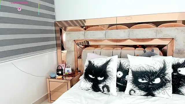 Snapshot of CamiiLovers chatting on March 15, 2026, 3:46 am CamiiLovers online show from March 15, 2026, 3:46 am