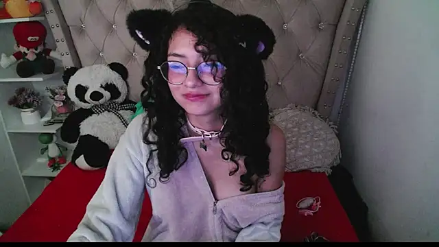 CherieCurl online show from October 28, 2025, 1:39 am