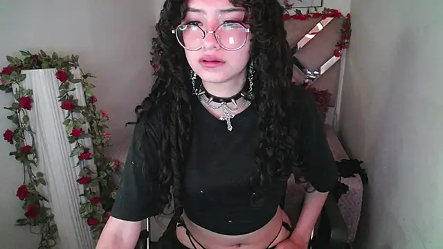 CherieCurl online show from April 7, 2026, 4:14 am