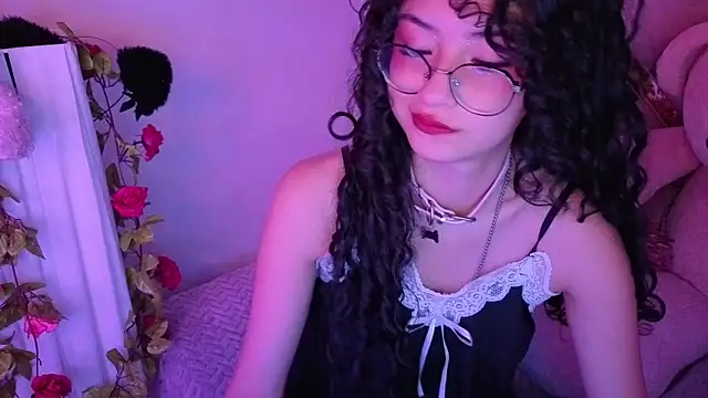 CherieCurl online show from July 6, 2026, 9:17 pm