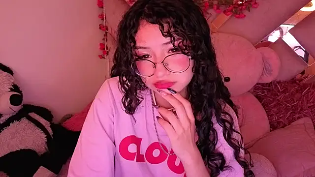 Snapshot of CherieCurl chatting on May 29, 2026, 2:50 am CherieCurl online show from May 29, 2026, 2:50 am
